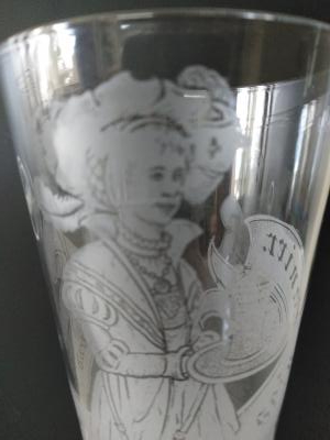 Set of two etched glasses