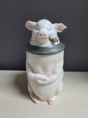 Pig with Pipe charachter stein