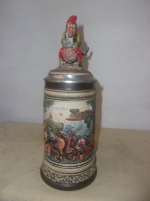 Modern Relief Stein