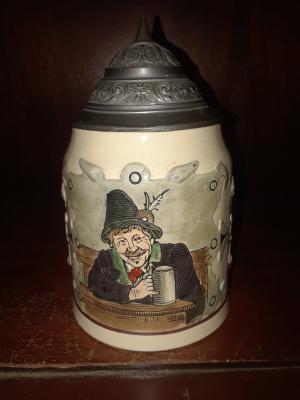 Merkelbach & Wick 3183 - Tapestry - Man with Stein