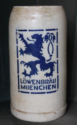 Lowenbrau early lion design 1L stein