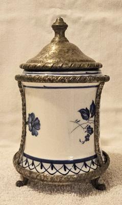 1/2 Liter Delft-like Design in Pewter Carrier Stein