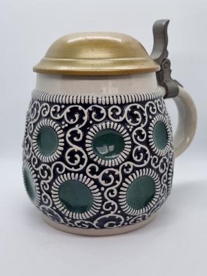 Menningen designed stein